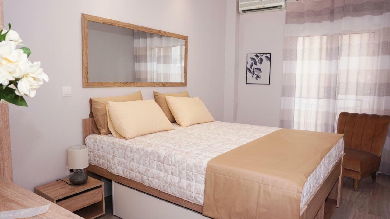 Cozy Home In Thessaloniki Center Bagian luar foto