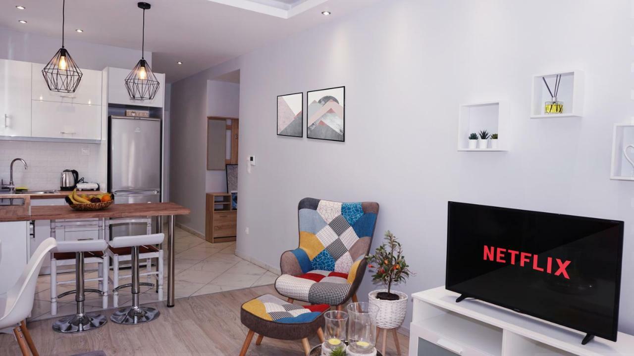 Cozy Home In Thessaloniki Center Bagian luar foto